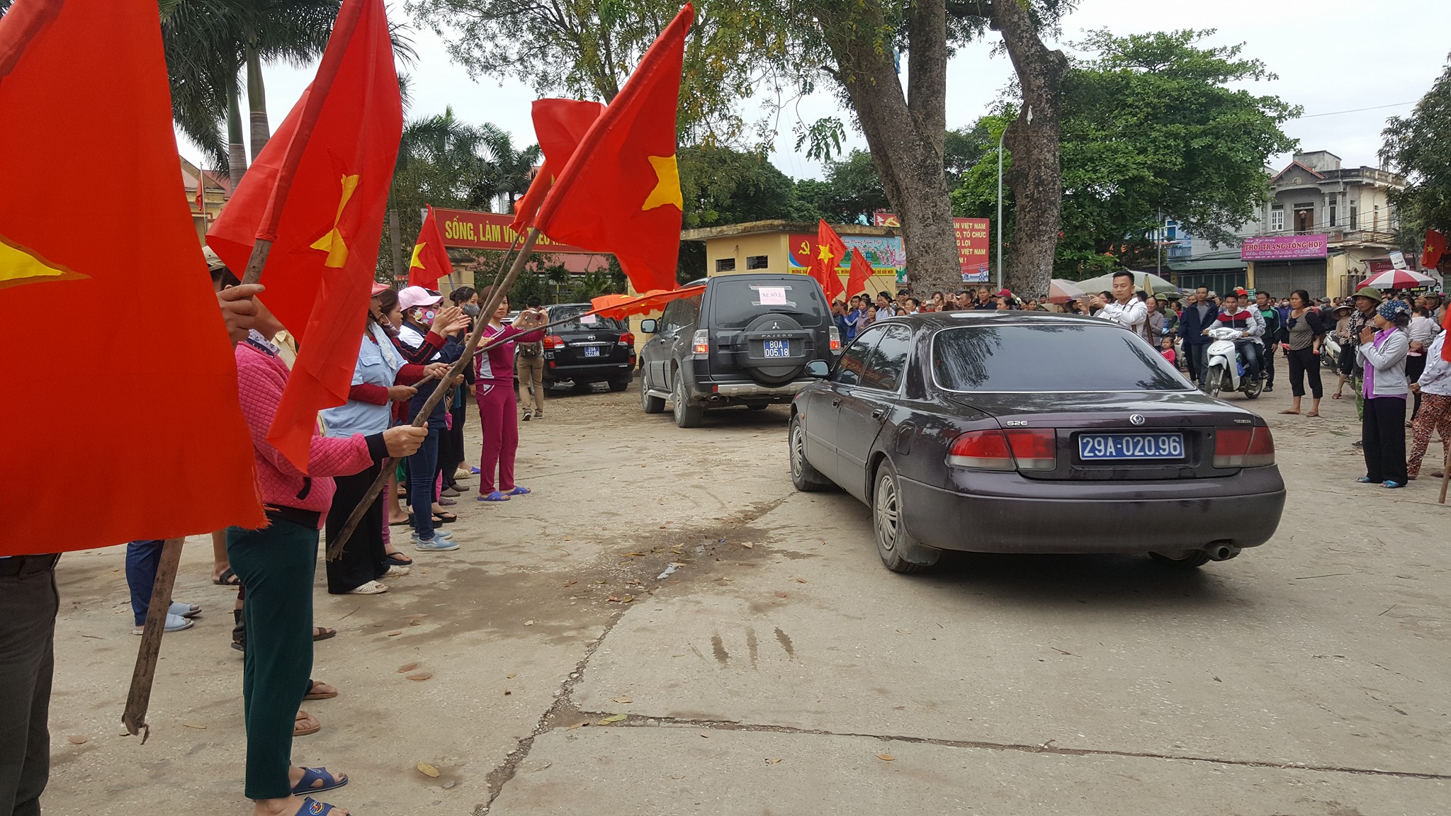 [-]Tính[-]pháp[-]lý[-]bản[-]cam[-]kết[-]của[-]Chủ[-]tịch[-]Nguyễn[-]Đức[-]Chung[-]với[-]xã[-]Đồng[-]Tâm